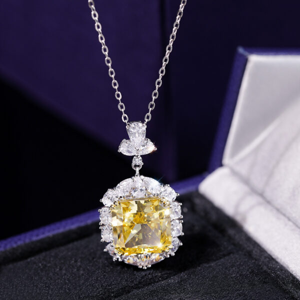 Women's Light Luxury 925 Sterling Silver Moissanite Diamond Necklace - Image 2