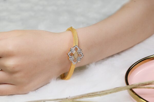 Silver Ornament Light Luxury Custom 925 Gold Single Flower Bracelet - Image 4