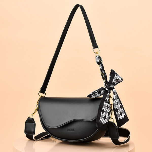 Special Interest Light Luxury Fall Winter Fashion Underarm Saddle Bag - Image 5