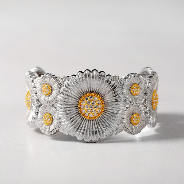 Italian Craftsmanship Vintage Lace Bracelet - Image 3